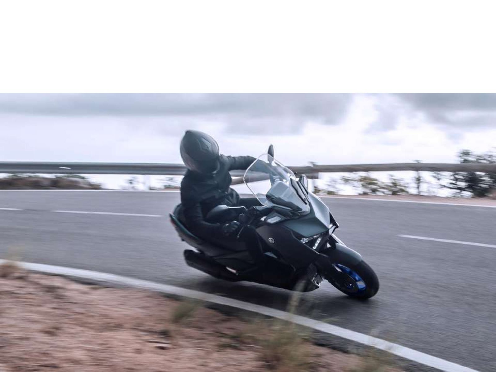 Скутер YAMAHA X - MAX 300 (Tech Black) 2023